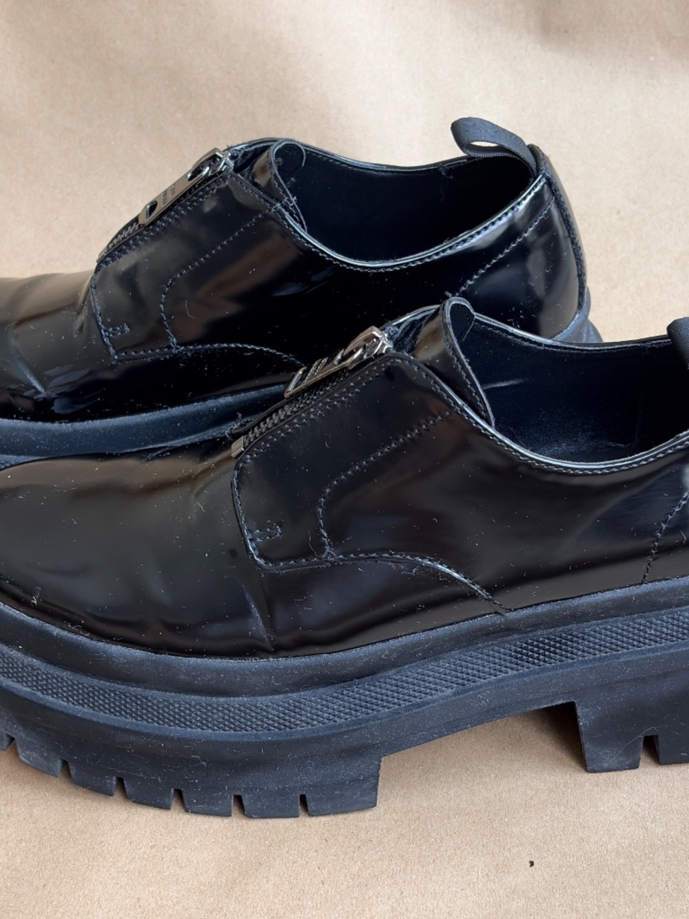 Steve Madden chunky platform zip up black patent loafers. Unisex 7 - Picture 5 of 7